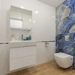 Modern Escape With Private Parking Appartement Varna