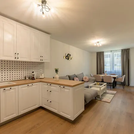 Modern Escape With Private Parking Apartmán Varna