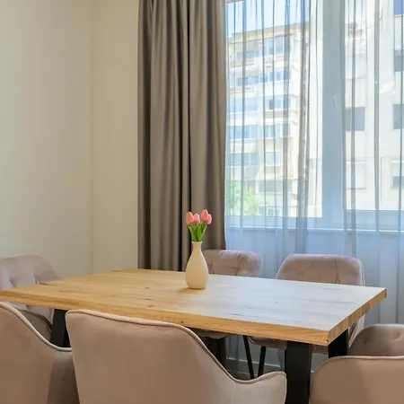公寓 Modern Escape With Private Parking 瓦爾納