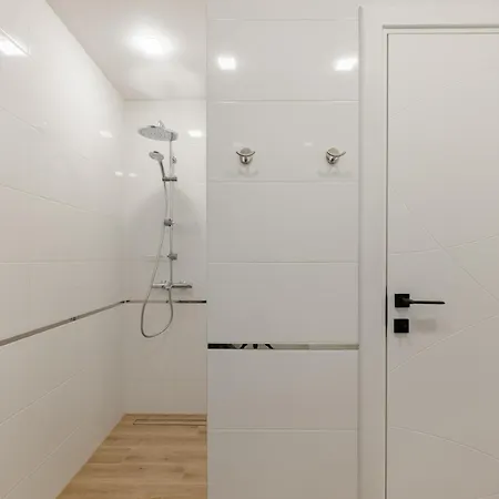 Apartmán Modern Escape With Private Parking