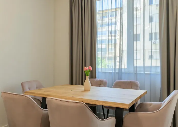 Appartamento Modern Escape With Private Parking Varna